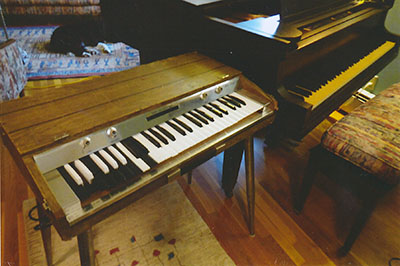 Melo-Sonic organ & Baldwin piano, 38 Robin Park Boulevard, August 2020